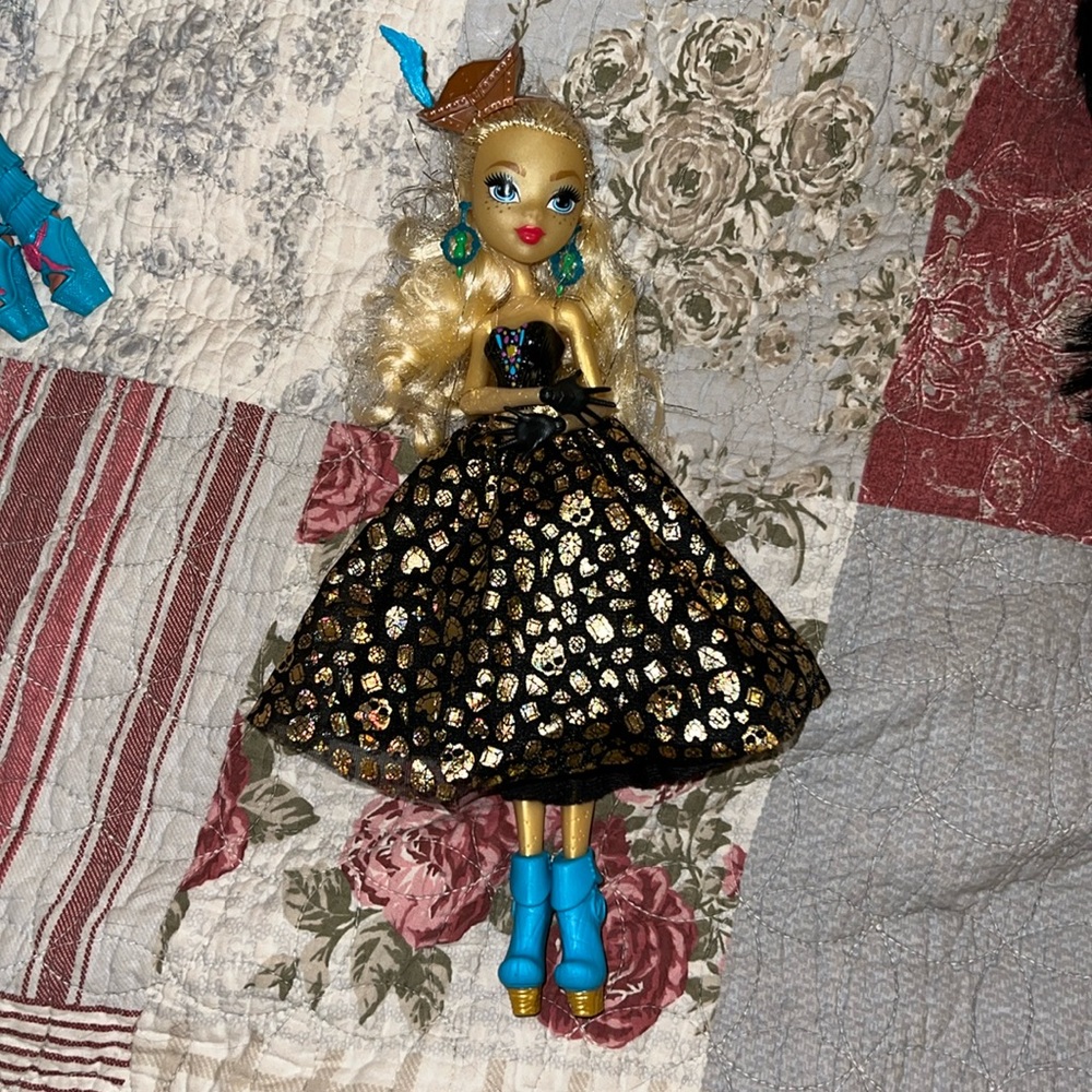 Monster High Shriek wrecked Dayna doll